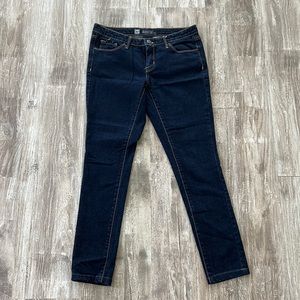 Target brand Mossimo Premium Denim, Dark Wash, Modern Skinny, barely worn size 6